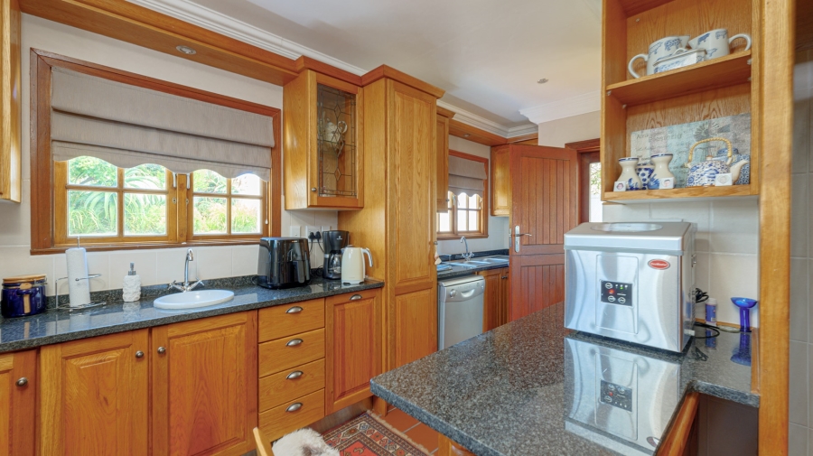5 Bedroom Property for Sale in Arniston Western Cape